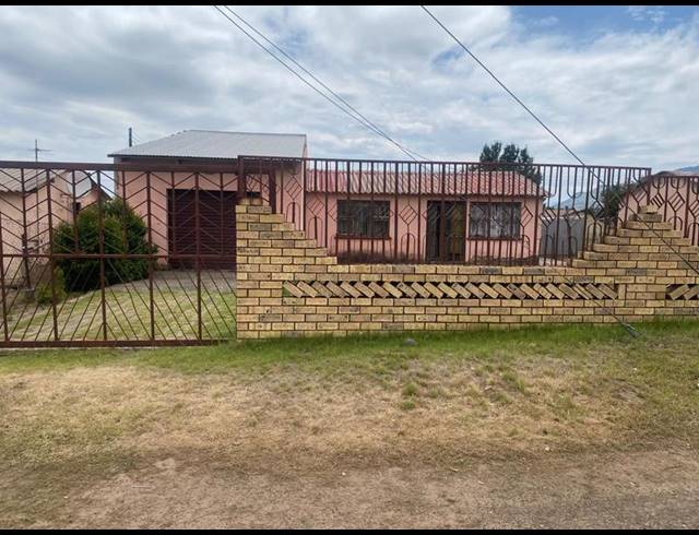 4 BEDROOM HOUSE FOR SALE IN EZIBELENI